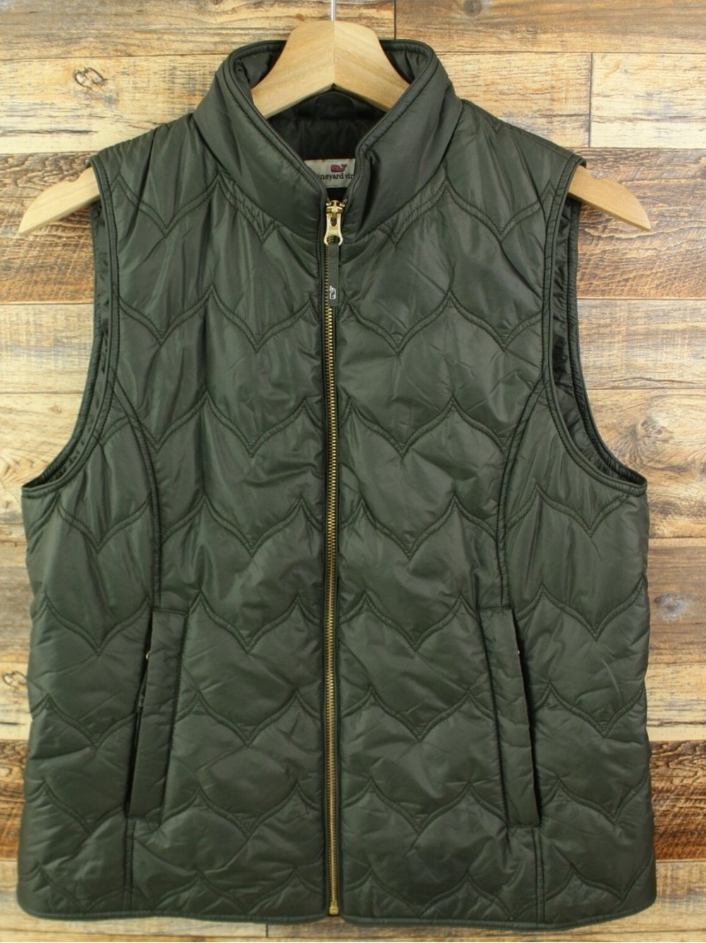 Vineyard Vines women’s whale tail chevron quilted vest